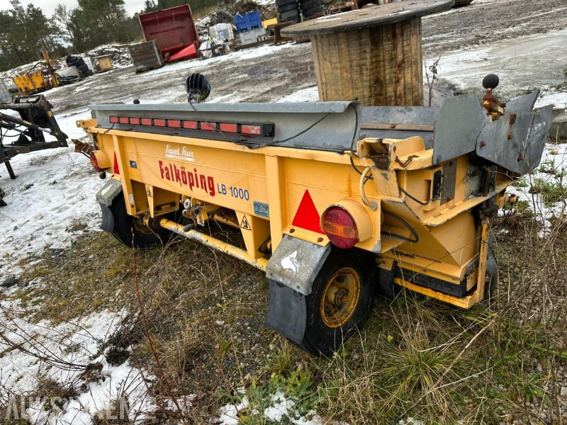 Falköping LB1000 Etterhengende strøkasse - شاحنة: صور 3 Falköping LB1000 Etterhengende strøkasse - شاحنة: صور 3