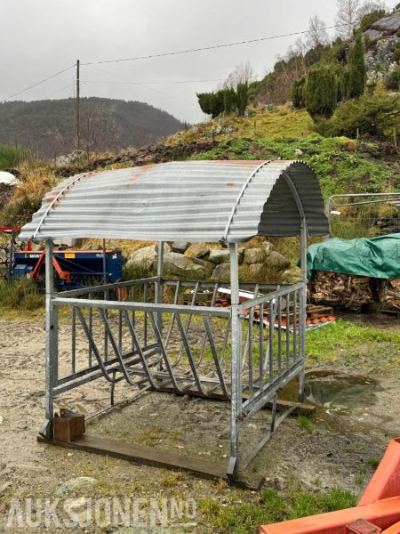 Felleskjøpet - Forhekk med Tak til Småfe - الآلات والماكينات الزراعية: صور 2 Felleskjøpet - Forhekk med Tak til Småfe - الآلات والماكينات الزراعية: صور 2