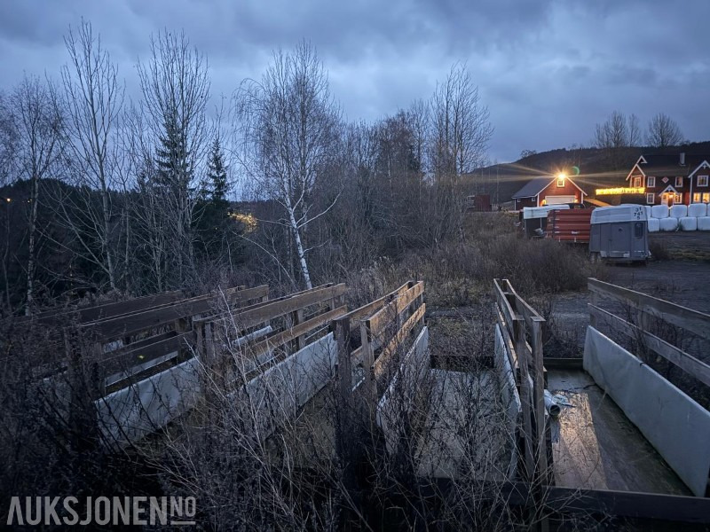 Forbrett til sau Bredde 60cm Lengde 300cm - الآلات والماكينات الزراعية: صور 4 Forbrett til sau Bredde 60cm Lengde 300cm - الآلات والماكينات الزراعية: صور 4