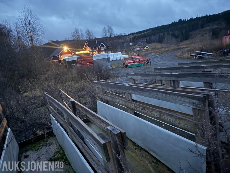 الآلات والماكينات الزراعية Forbrett til sau Bredde 60cm Lengde 300cm: صور 9 الآلات والماكينات الزراعية Forbrett til sau Bredde 60cm Lengde 300cm: صور 9