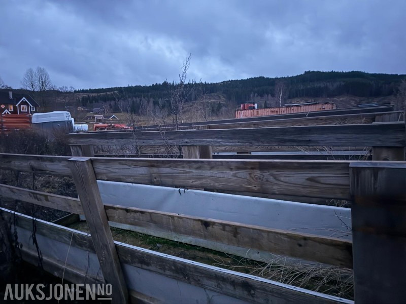 الآلات والماكينات الزراعية Forbrett til sau Bredde 60cm Lengde 300cm: صور 6 الآلات والماكينات الزراعية Forbrett til sau Bredde 60cm Lengde 300cm: صور 6