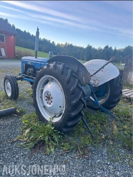 Ford dexta - جرار: صور 4 Ford dexta - جرار: صور 4