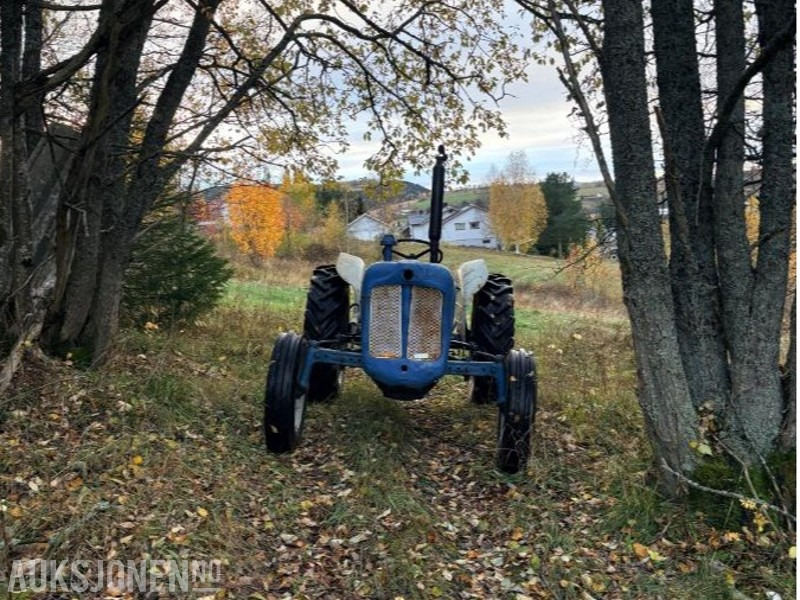 Ford dexta - جرار: صور 3 Ford dexta - جرار: صور 3