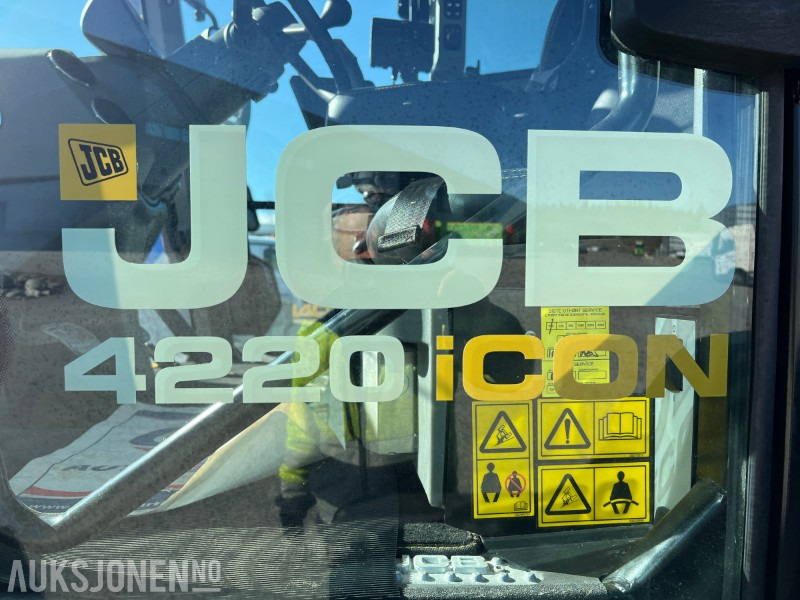 جرار JCB 4220 Icon - spakstyring - lite timer, mye utstyr: صور 18