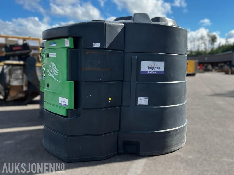 Kingspan 5000 L Dieseltank M/telleverk og slange - ملحقات - آلات البناء: صور 1 Kingspan 5000 L Dieseltank M/telleverk og slange - ملحقات - آلات البناء: صور 1