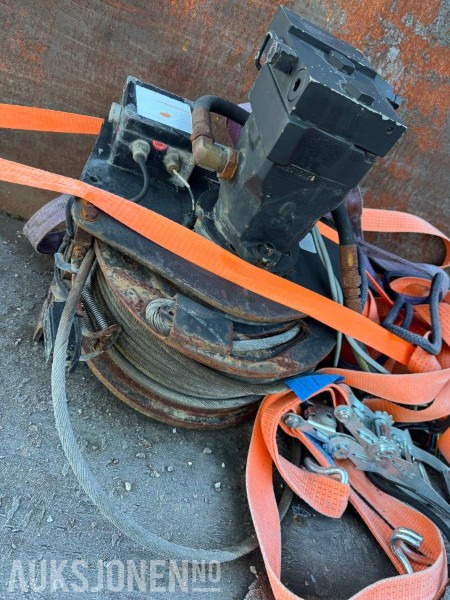 Kranbil Vinsj - ingen minstepris - الرافعة: صور 1 Kranbil Vinsj - ingen minstepris - الرافعة: صور 1