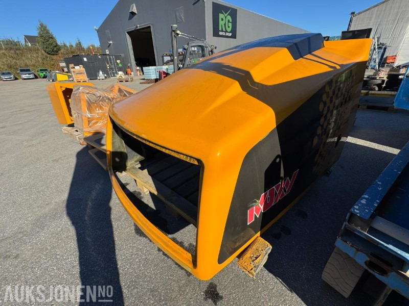 Moxy MT41 panser og side kasser med lokk. - معدات البناء: صور 2 Moxy MT41 panser og side kasser med lokk. - معدات البناء: صور 2