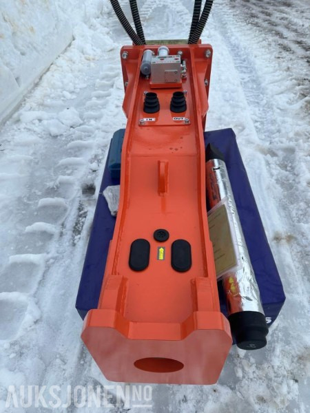 NY OG UBRUKT KM 1250 s60 Feste CE Merket 1400kg 12-18 Tonn maskin FABRIKKGARANTI - ملحقات - آلات البناء: صور 2 NY OG UBRUKT KM 1250 s60 Feste CE Merket 1400kg 12-18 Tonn maskin FABRIKKGARANTI - ملحقات - آلات البناء: صور 2