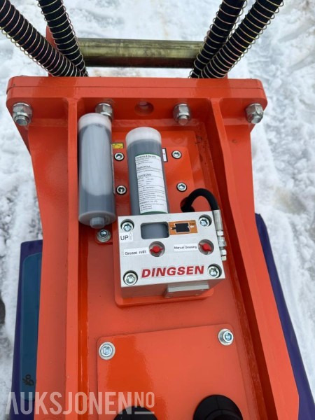 NY OG UBRUKT KM 1250 s60 Feste CE Merket 1400kg 12-18 Tonn maskin FABRIKKGARANTI - ملحقات - آلات البناء: صور 3 NY OG UBRUKT KM 1250 s60 Feste CE Merket 1400kg 12-18 Tonn maskin FABRIKKGARANTI - ملحقات - آلات البناء: صور 3