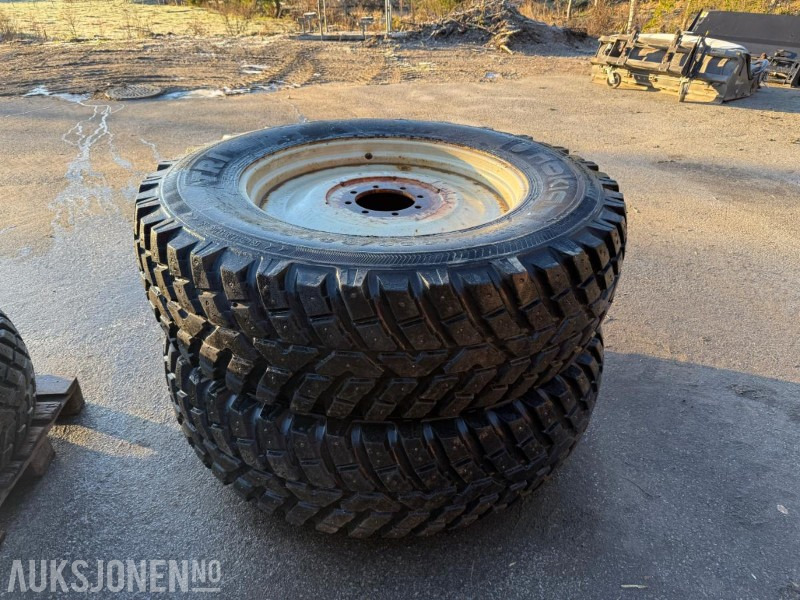 Nokian vinterdekk med pigg til traktor - الآلات والماكينات الزراعية: صور 1 Nokian vinterdekk med pigg til traktor - الآلات والماكينات الزراعية: صور 1