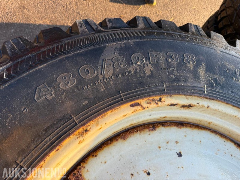 Nokian vinterdekk med pigg til traktor - الآلات والماكينات الزراعية: صور 5 Nokian vinterdekk med pigg til traktor - الآلات والماكينات الزراعية: صور 5