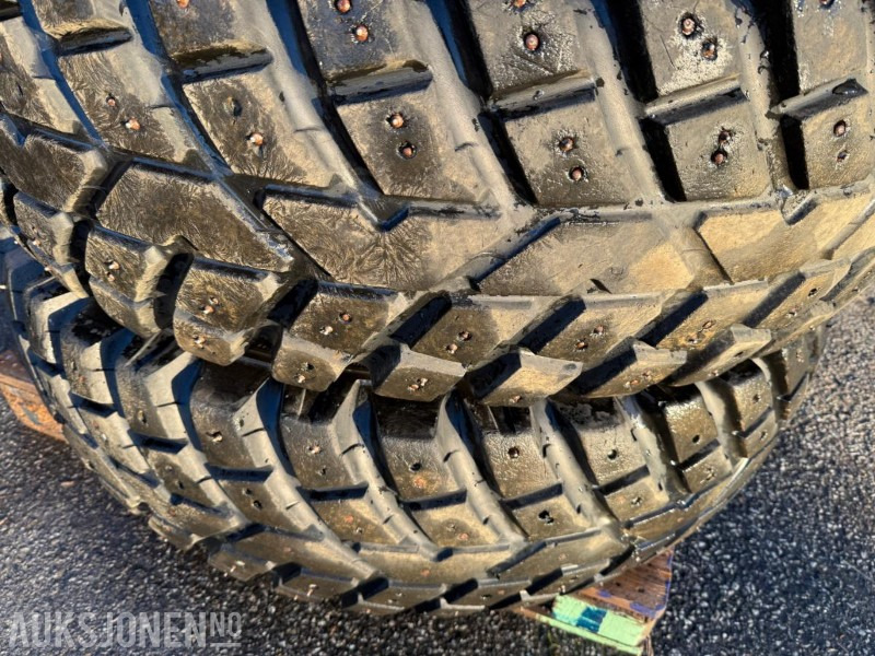 Nokian vinterdekk med pigg til traktor - الآلات والماكينات الزراعية: صور 4 Nokian vinterdekk med pigg til traktor - الآلات والماكينات الزراعية: صور 4