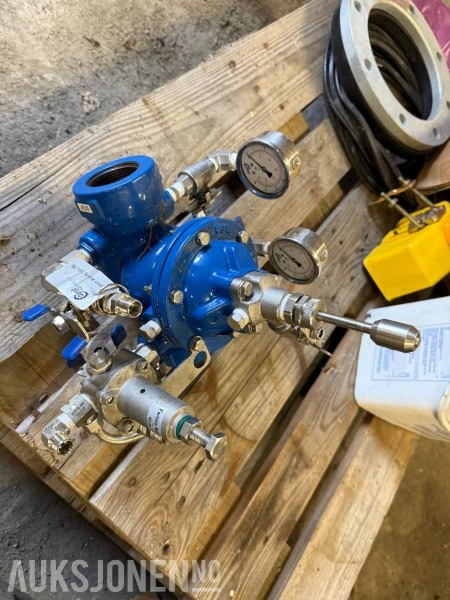 Ny/ubrukt VA del m/flere manometer - ملحقات - آلات البناء: صور 3 Ny/ubrukt VA del m/flere manometer - ملحقات - آلات البناء: صور 3