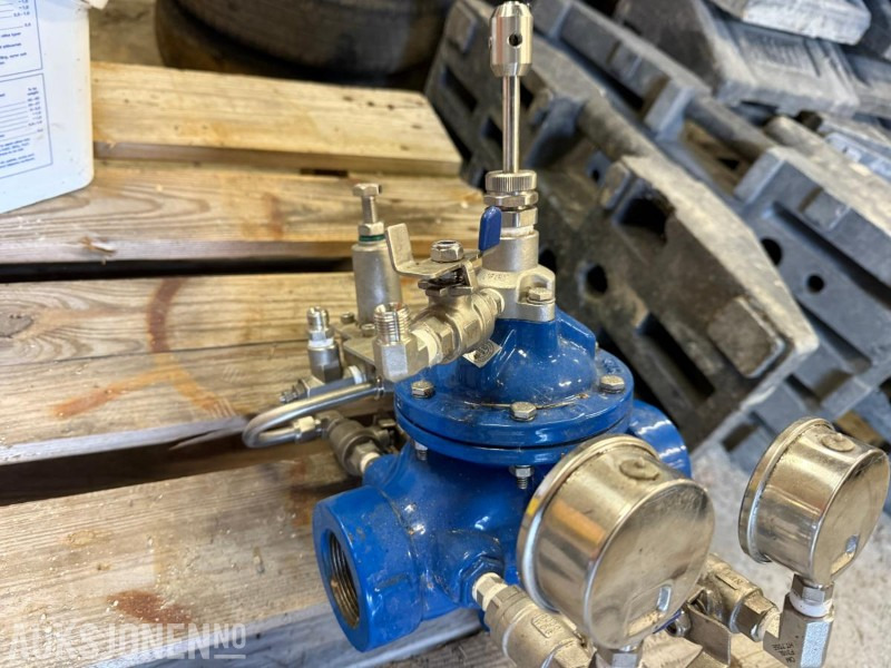 Ny/ubrukt VA del m/flere manometer - ملحقات - آلات البناء: صور 2 Ny/ubrukt VA del m/flere manometer - ملحقات - آلات البناء: صور 2