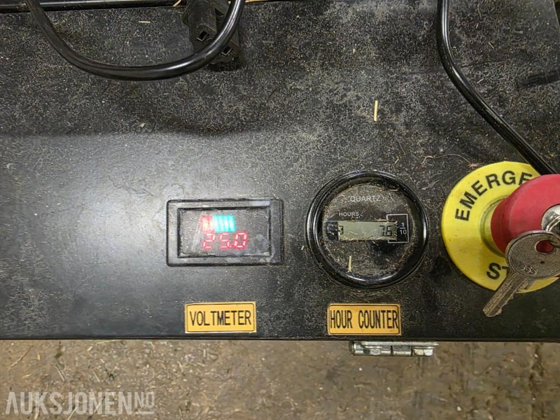 Serena LM-550 Fjernstyrt Plenklipper 9.hp Motor Med radio - الآلات والماكينات الزراعية: صور 5 Serena LM-550 Fjernstyrt Plenklipper 9.hp Motor Med radio - الآلات والماكينات الزراعية: صور 5