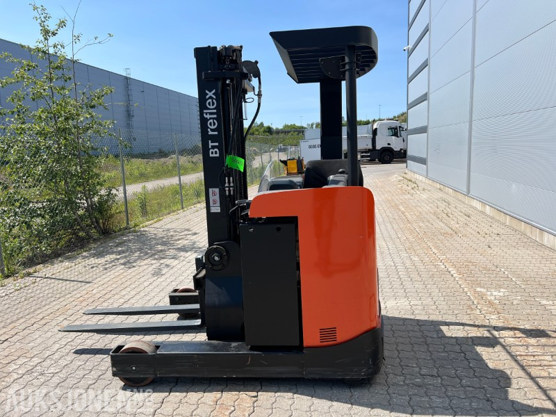 Skyvemasstruck BT RRE140 B m/lader - معدات المناولة: صور 1 Skyvemasstruck BT RRE140 B m/lader - معدات المناولة: صور 1