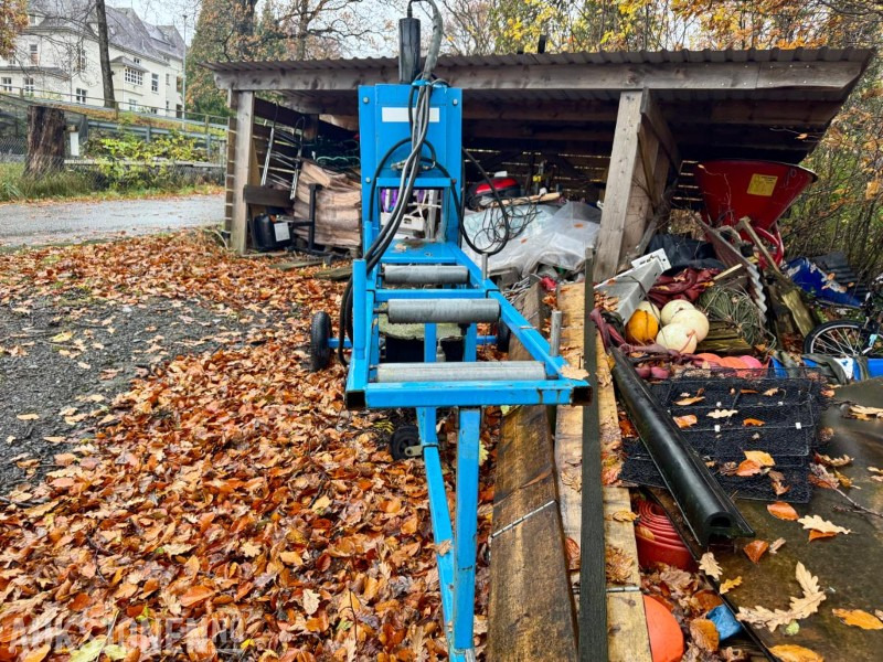 Svedbro Smida AB Vedklipper - Kløyvemaskin - الآلات والماكينات الزراعية: صور 5 Svedbro Smida AB Vedklipper - Kløyvemaskin - الآلات والماكينات الزراعية: صور 5