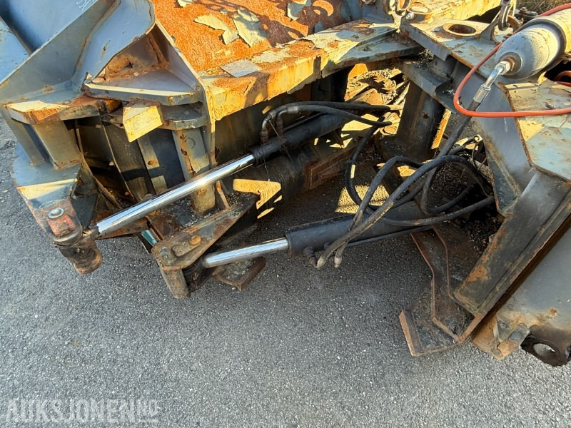 Tellefsdal 5200 U-plog / Snøplog - الآلات والماكينات الزراعية: صور 5 Tellefsdal 5200 U-plog / Snøplog - الآلات والماكينات الزراعية: صور 5