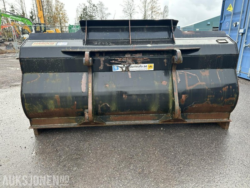 UFO Lasteskuff 2200L BM-feste - ملحقات - آلات البناء: صور 5 UFO Lasteskuff 2200L BM-feste - ملحقات - آلات البناء: صور 5