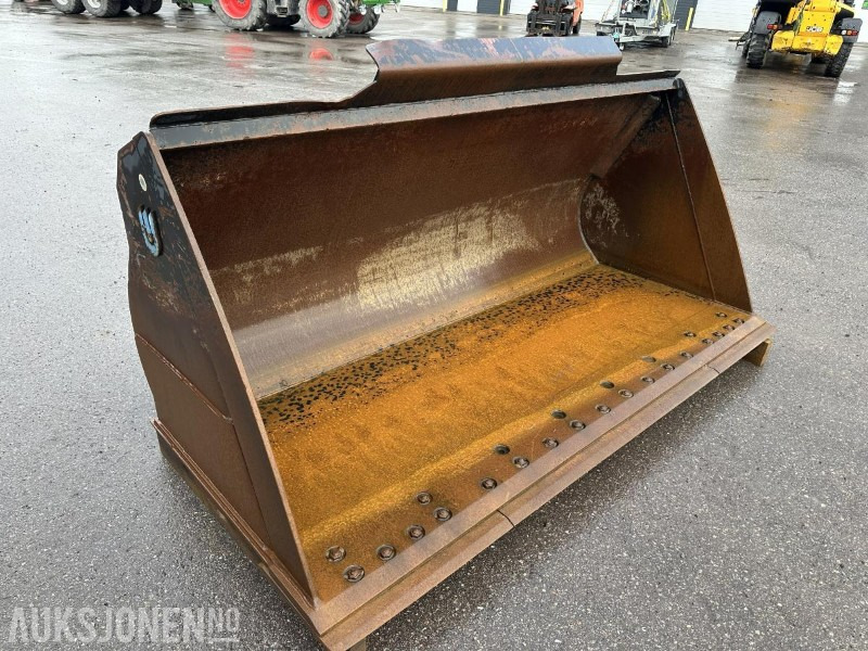 UFO Lasteskuff 2200L BM-feste - ملحقات - آلات البناء: صور 1 UFO Lasteskuff 2200L BM-feste - ملحقات - آلات البناء: صور 1