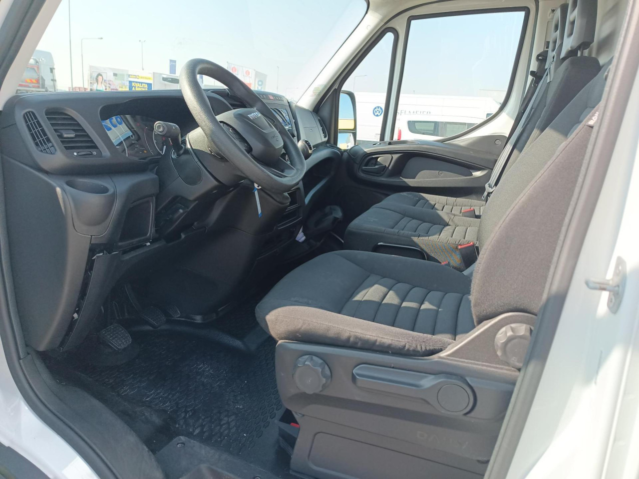 IVECO Daily 35C16H - الشاحنات الصغيرة صندوق مغلق: صور 3 IVECO Daily 35C16H - الشاحنات الصغيرة صندوق مغلق: صور 3
