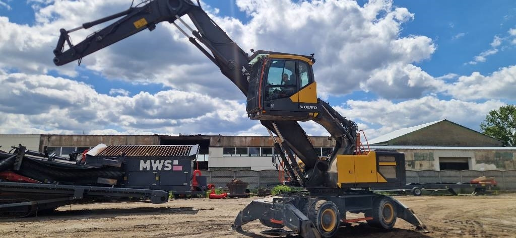 Volvo EW 240 E MH - حفارة النقل والشحن: صور 1 Volvo EW 240 E MH - حفارة النقل والشحن: صور 1