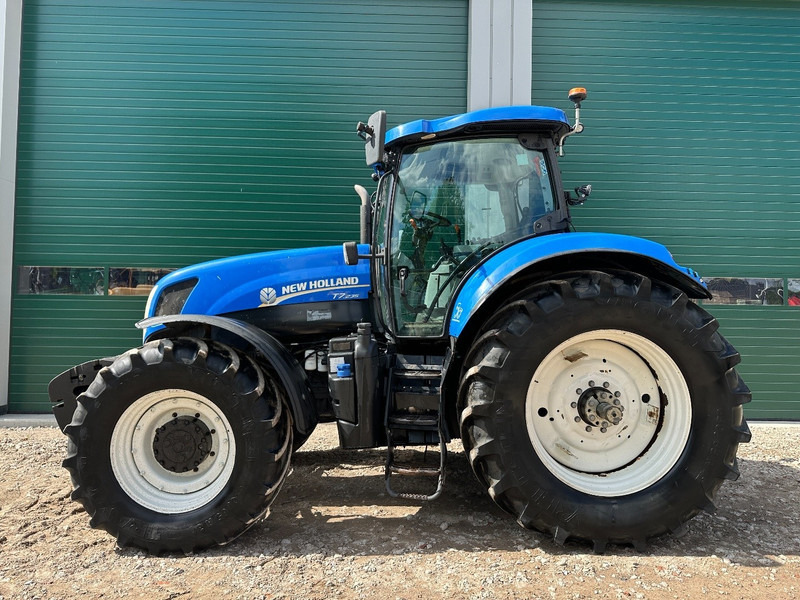New Holland T7.235 Power Command - جرار: صور 3 New Holland T7.235 Power Command - جرار: صور 3