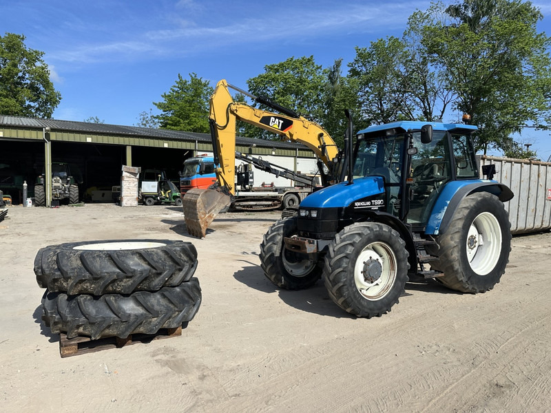 New Holland TS 90 - جرار: صور 1 New Holland TS 90 - جرار: صور 1