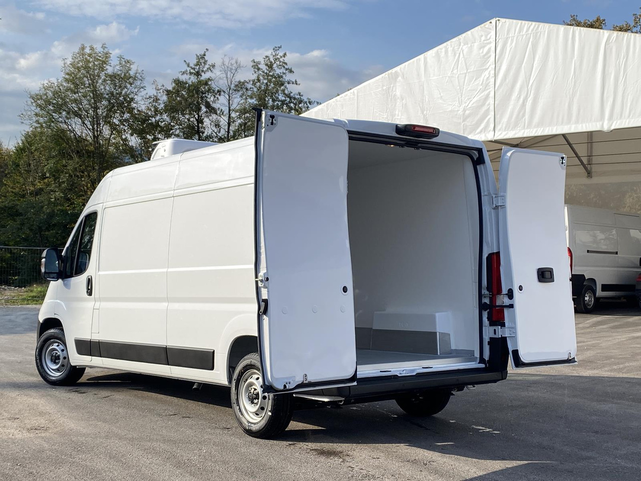 PEUGEOT BOXER L3H2 180PS CONFORT 335 / FRISCHDIENST BIS 0 + XARIOS 300 12-230V - الشاحنات الصغيرة المبردة: صور 5 PEUGEOT BOXER L3H2 180PS CONFORT 335 / FRISCHDIENST BIS 0 + XARIOS 300 12-230V - الشاحنات الصغيرة المبردة: صور 5
