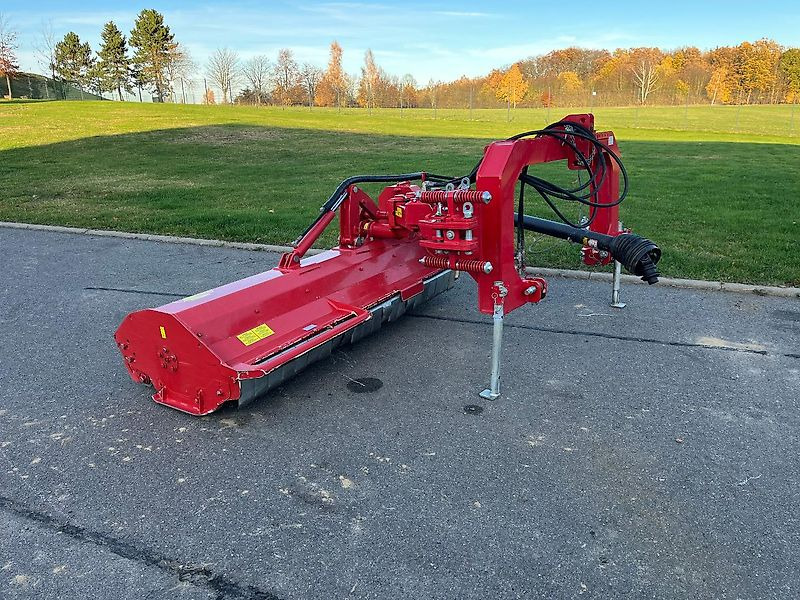 Humus SP 220 - التقطيع جزازة: صور 2 Humus SP 220 - التقطيع جزازة: صور 2