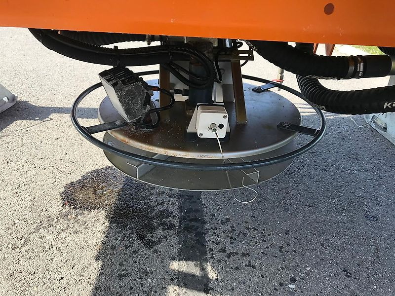 Küpper-Weisser IMS2FD P16013 Streuer mit Feuchtsalzanlage - الرمال مفرشة: صور 5 Küpper-Weisser IMS2FD P16013 Streuer mit Feuchtsalzanlage - الرمال مفرشة: صور 5