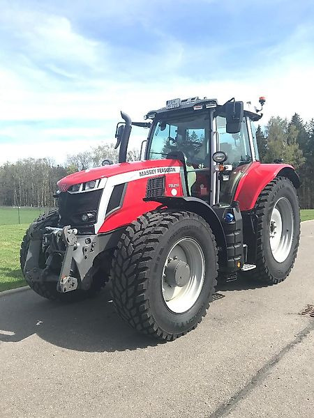 Massey Ferguson MF 7S210 Dyna-VT - جرار: صور 1 Massey Ferguson MF 7S210 Dyna-VT - جرار: صور 1