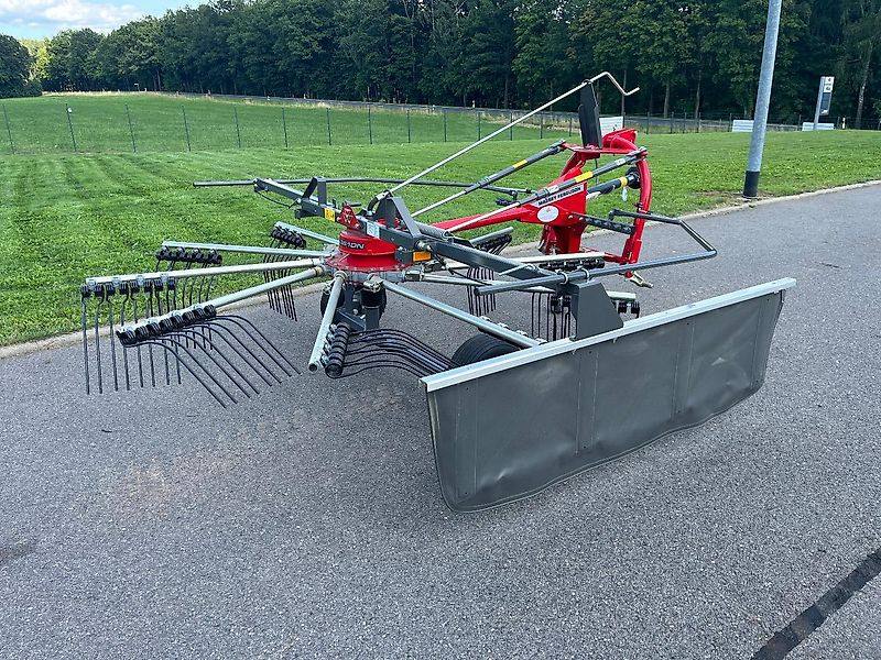 Massey Ferguson MF RK 361 DN / Fella JURAS 351 DN - لمّامَة القش: صور 1 Massey Ferguson MF RK 361 DN / Fella JURAS 351 DN - لمّامَة القش: صور 1