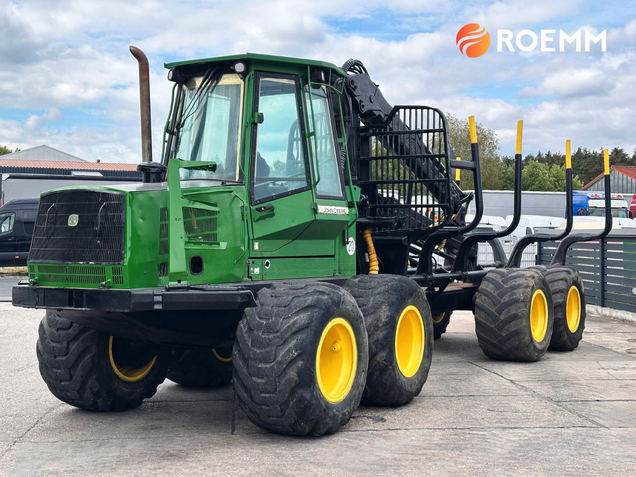 John Deere 1110 D*KRAN CF572 10 Meter - شاحنات نقل الأخشاب في الغابات: صور 1 John Deere 1110 D*KRAN CF572 10 Meter - شاحنات نقل الأخشاب في الغابات: صور 1
