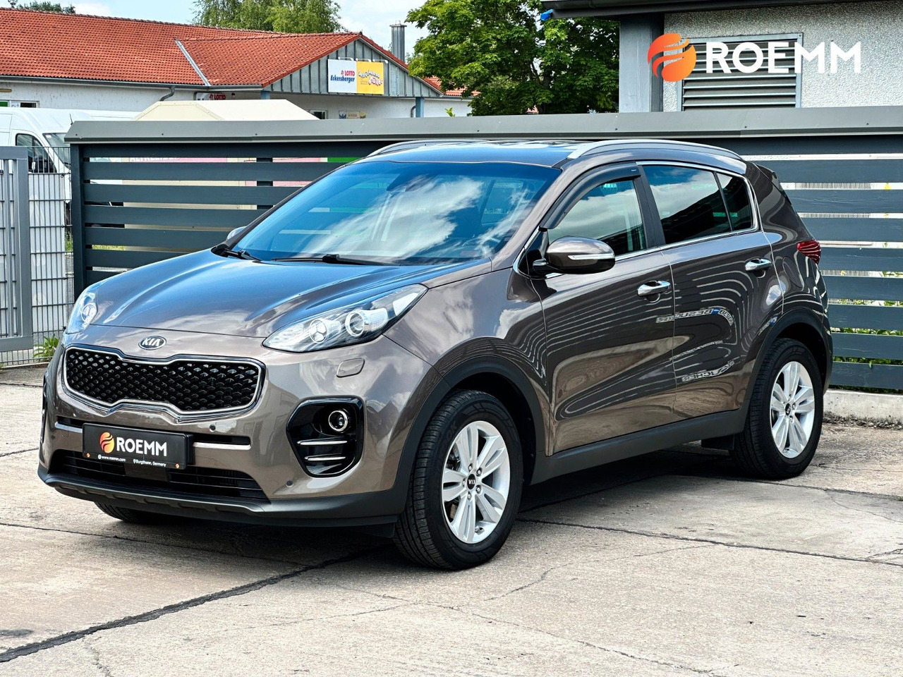 Kia Sportage Spirit 2WD*GARANTIE*JBL*Start/Stopp* - سيارة دفع رباعي: صور 1 Kia Sportage Spirit 2WD*GARANTIE*JBL*Start/Stopp* - سيارة دفع رباعي: صور 1