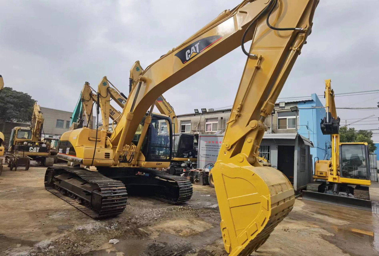 Caterpillar 320c 320cl used excavator CAT 320D 320D2 320D2L 320GC 320 crawler excavator - اللودر المجنزر: صور 5 Caterpillar 320c 320cl used excavator CAT 320D 320D2 320D2L 320GC 320 crawler excavator - اللودر المجنزر: صور 5