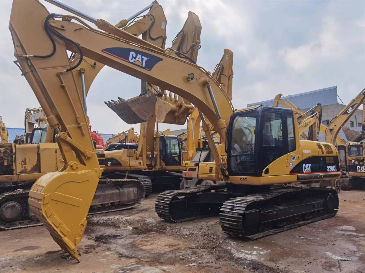 Caterpillar 320c 320cl used excavator CAT 320D 320D2 320D2L 320GC 320 crawler excavator - اللودر المجنزر: صور 2 Caterpillar 320c 320cl used excavator CAT 320D 320D2 320D2L 320GC 320 crawler excavator - اللودر المجنزر: صور 2