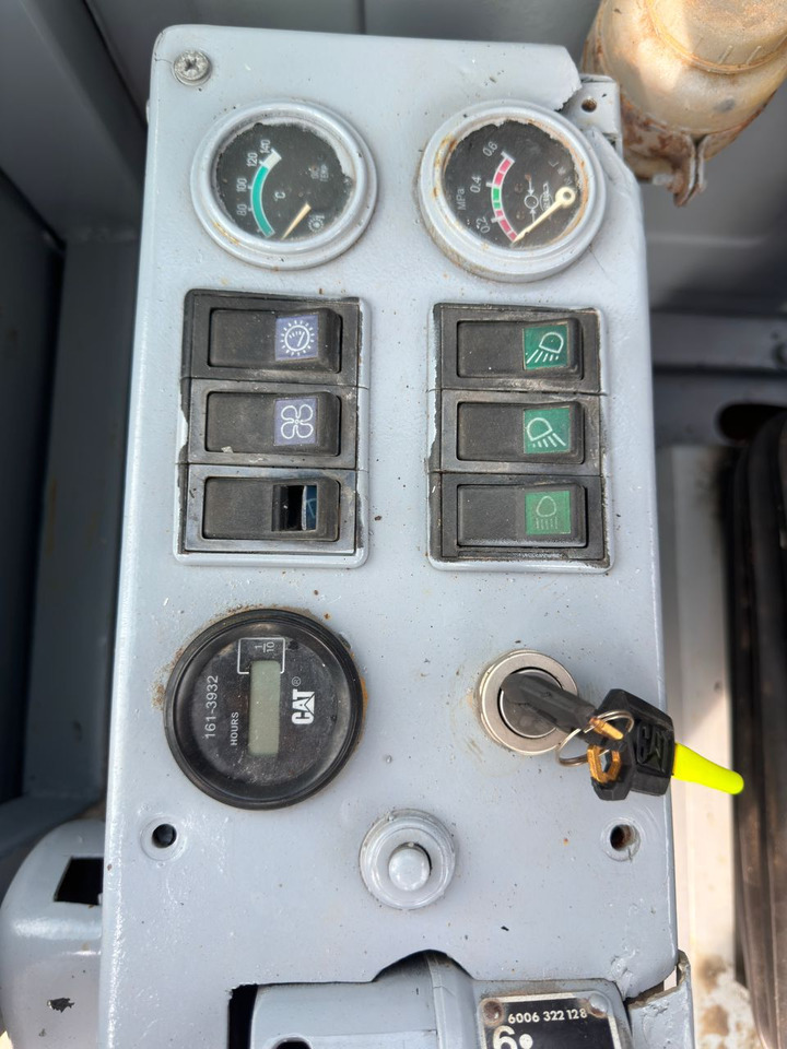 آلة تسوية الأرض Caterpillar CAT 140H 140K Used Grader Secondhand Motor Grader with Excellent Quality for Sale: صور 12 آلة تسوية الأرض Caterpillar CAT 140H 140K Used Grader Secondhand Motor Grader with Excellent Quality for Sale: صور 12