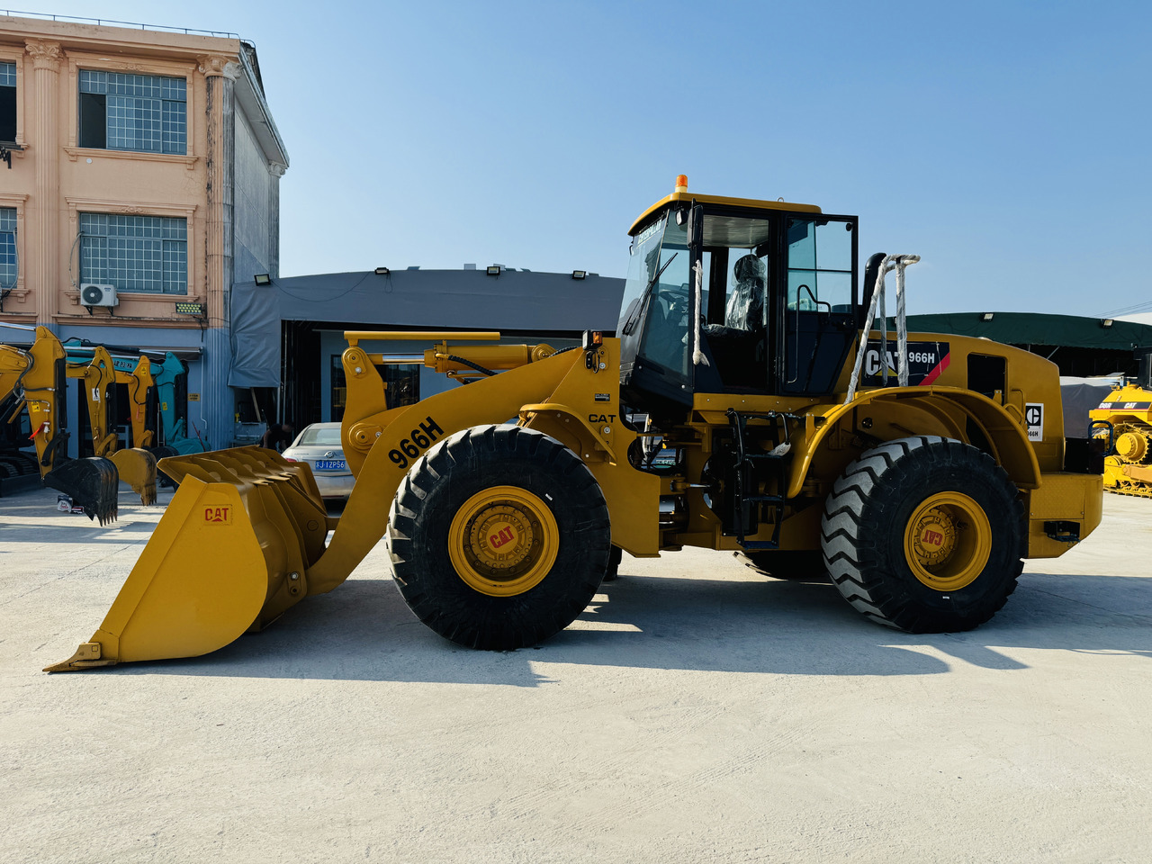 اللودر بعجل Caterpillar CAT 966 966H 966F 966G 6 Ton Used Wheel Loader and Similar Front Loaders Are Ready to Work: صور 7 اللودر بعجل Caterpillar CAT 966 966H 966F 966G 6 Ton Used Wheel Loader and Similar Front Loaders Are Ready to Work: صور 7