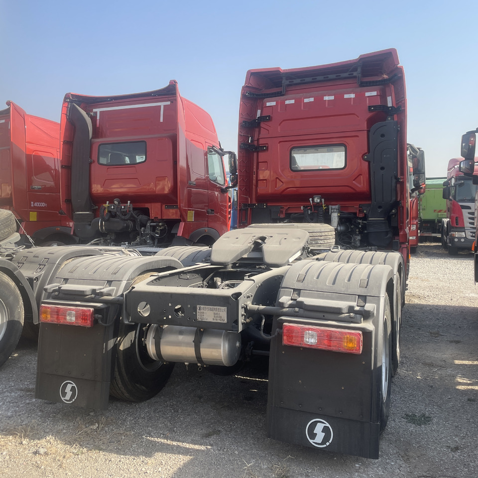 Shacman Slightly Used X3000 X5000 (6*4) Semi Truck Head Tractor Head Tipper Head - شاحنة جرار: صور 5 Shacman Slightly Used X3000 X5000 (6*4) Semi Truck Head Tractor Head Tipper Head - شاحنة جرار: صور 5