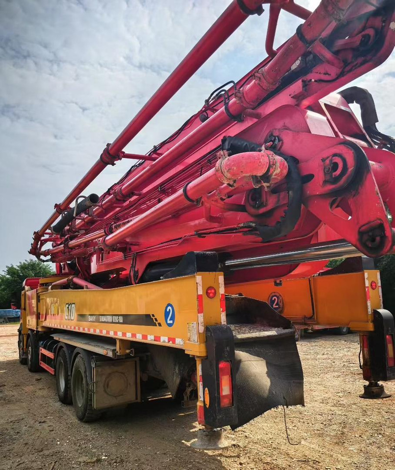 VOLVO 62 Meters Original Concrete Pump Truck Construction Machinery Cement Pumping Equipment Mounted Concrete Pump Truck - معدات الخرسانة: صور 4 VOLVO 62 Meters Original Concrete Pump Truck Construction Machinery Cement Pumping Equipment Mounted Concrete Pump Truck - معدات الخرسانة: صور 4