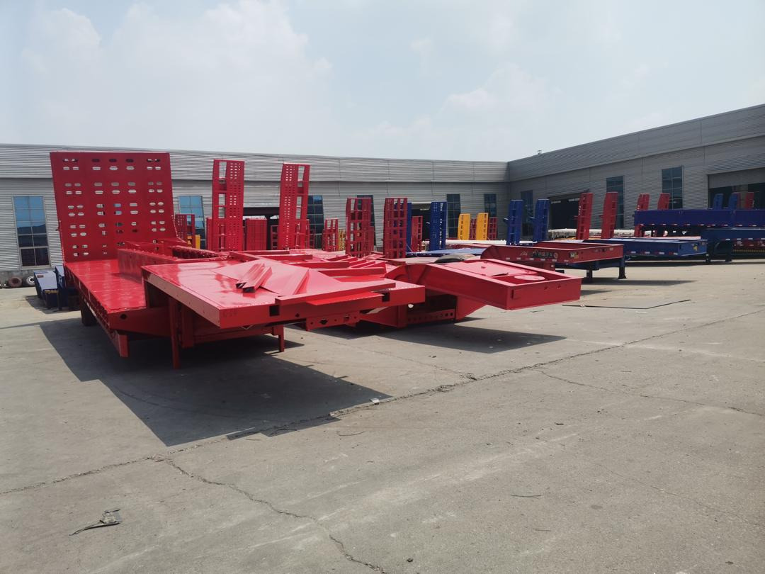 ZHICHENG Semi Flat Bed Low Bed Lowboy bed truck in New or Used Condition and various Size for Sale - عربة مسطحة منخفضة نصف مقطورة: صور 5 ZHICHENG Semi Flat Bed Low Bed Lowboy bed truck in New or Used Condition and various Size for Sale - عربة مسطحة منخفضة نصف مقطورة: صور 5