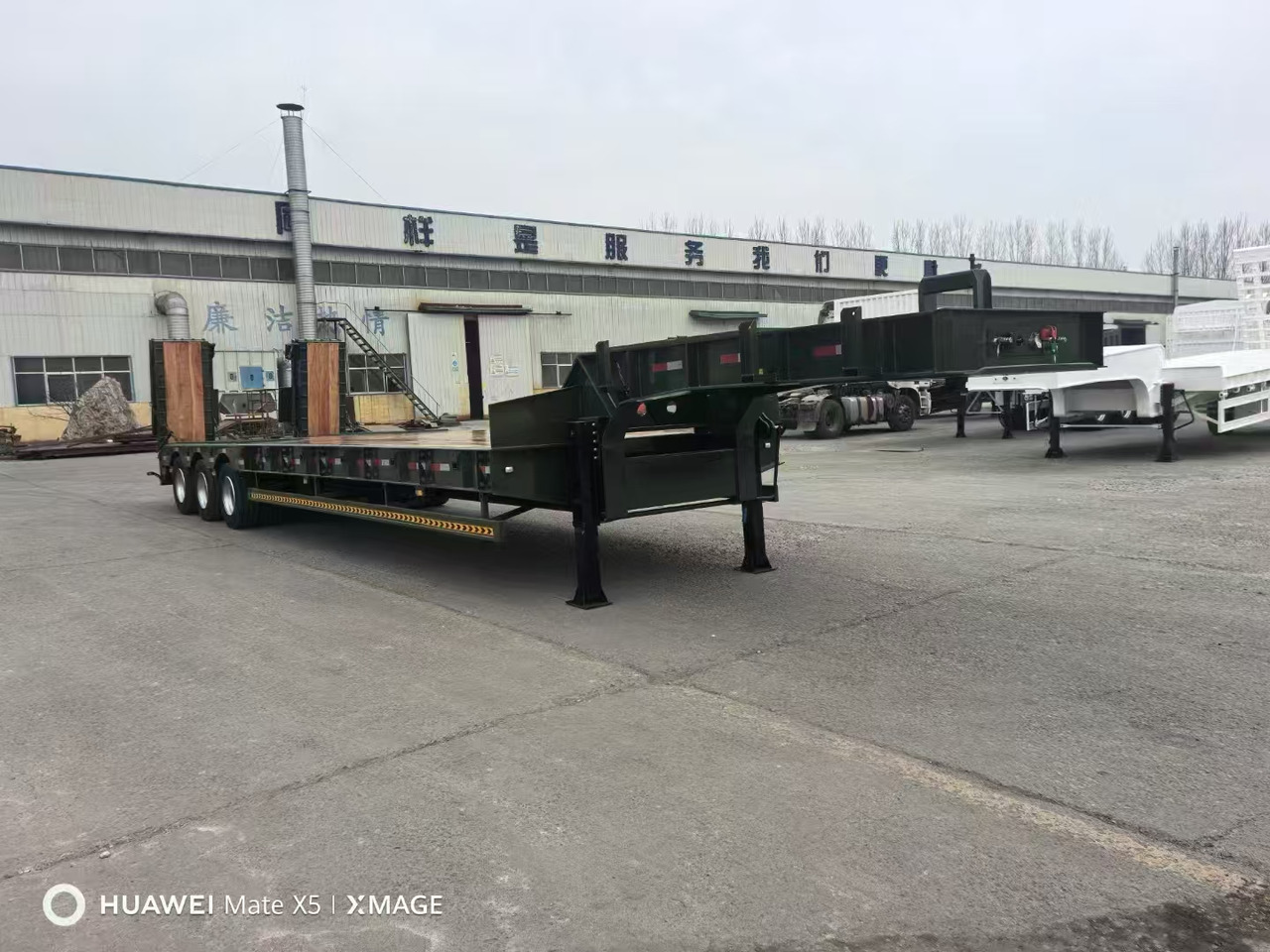 ZHICHENG Semi Flat Bed Low Bed in Length 8-16m with 3 4 Axles - عربة مسطحة منخفضة نصف مقطورة: صور 5 ZHICHENG Semi Flat Bed Low Bed in Length 8-16m with 3 4 Axles - عربة مسطحة منخفضة نصف مقطورة: صور 5