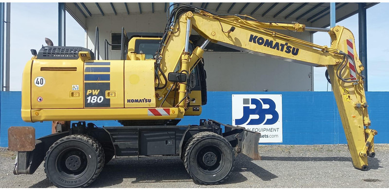 Komatsu PW180-10 - حفارة على عجلات: صور 2 Komatsu PW180-10 - حفارة على عجلات: صور 2