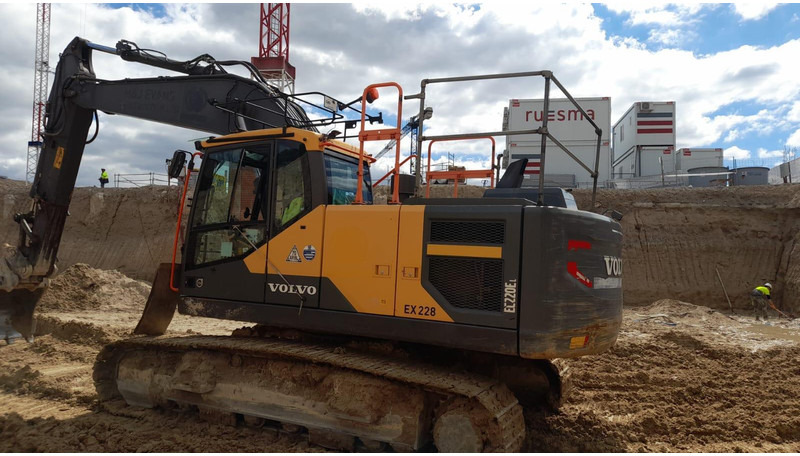 Volvo EC220EL - حفارات زحافة: صور 1 Volvo EC220EL - حفارات زحافة: صور 1