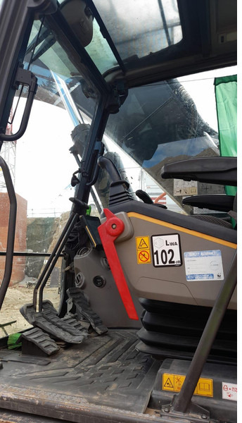 Volvo EC220EL - حفارات زحافة: صور 5 Volvo EC220EL - حفارات زحافة: صور 5