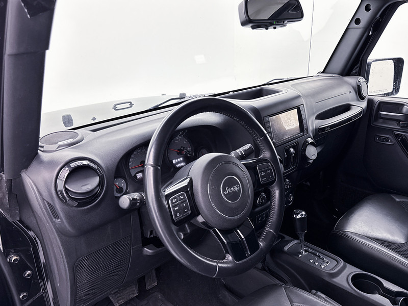 Jeep Wrangler 2.8 CRD Night Eagle Grijs Kenteken Cruise Control Navigatie Airco Trekhaak 4X4 Alpine Audio - فان المدمجة: صور 5 Jeep Wrangler 2.8 CRD Night Eagle Grijs Kenteken Cruise Control Navigatie Airco Trekhaak 4X4 Alpine Audio - فان المدمجة: صور 5