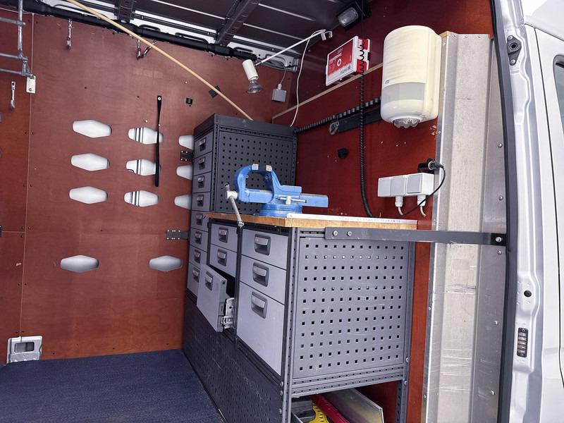 فان Mercedes-Benz Sprinter 314 2.2 CDI L2H2 Navigatie Inrichting Betimmering Cruise Control Navigatie 220v Omvormer Sidebars: صور 15 فان Mercedes-Benz Sprinter 314 2.2 CDI L2H2 Navigatie Inrichting Betimmering Cruise Control Navigatie 220v Omvormer Sidebars: صور 15