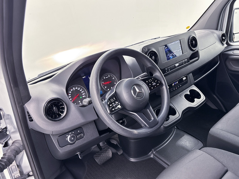 Mercedes-Benz Sprinter 315 1.9 CDI L2H2 9G automaat Inrichting 220v omvormer Geveerde stoel Navigatie Cruise control - فان المدمجة: صور 5 Mercedes-Benz Sprinter 315 1.9 CDI L2H2 9G automaat Inrichting 220v omvormer Geveerde stoel Navigatie Cruise control - فان المدمجة: صور 5