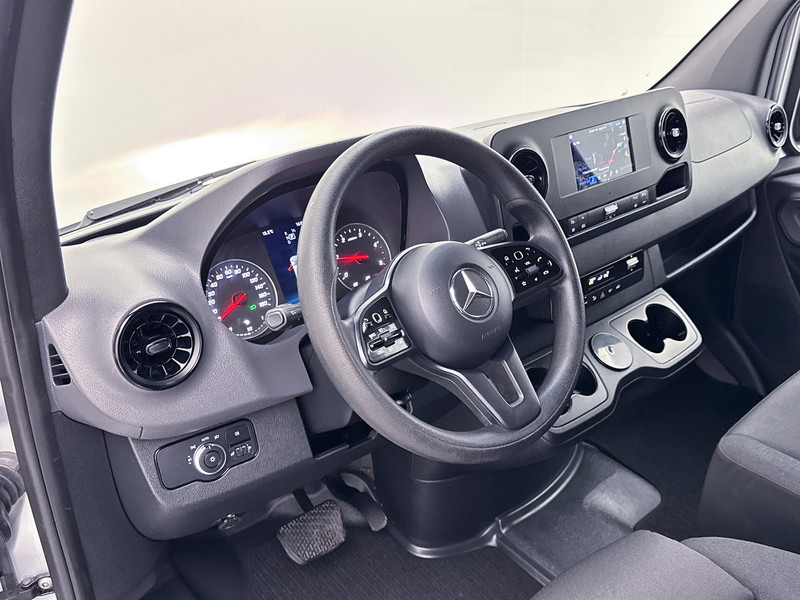 Mercedes-Benz Sprinter 315 1.9 CDI L2H2 Inrichting 220v omvormer Laadlift Navigatie Achteruitrijcamera Inrichting Cruise Control - فان: صور 5 Mercedes-Benz Sprinter 315 1.9 CDI L2H2 Inrichting 220v omvormer Laadlift Navigatie Achteruitrijcamera Inrichting Cruise Control - فان: صور 5
